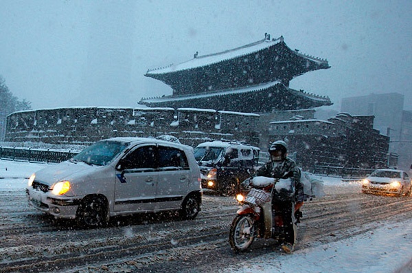 Рекордные снегопады в Азии. ФОТО