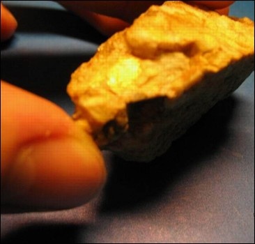 Ученые "нагрели" золото до 4 триллионов градусов