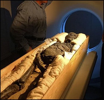 Археологи откопали родителей Тутанхамона?!