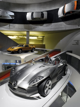 Музей Mercedes-Benz: в гостях у сказки