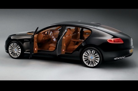 Компания Bugatti опубликовала новые фотографии седана 16C Galibier