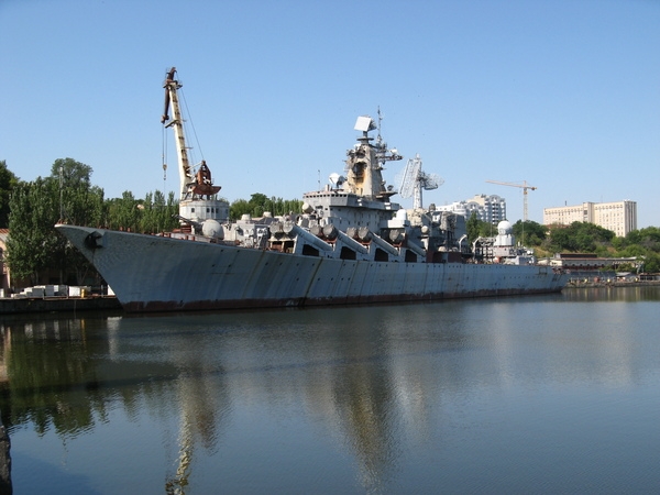 Крейсер "Украина" достроит Россия