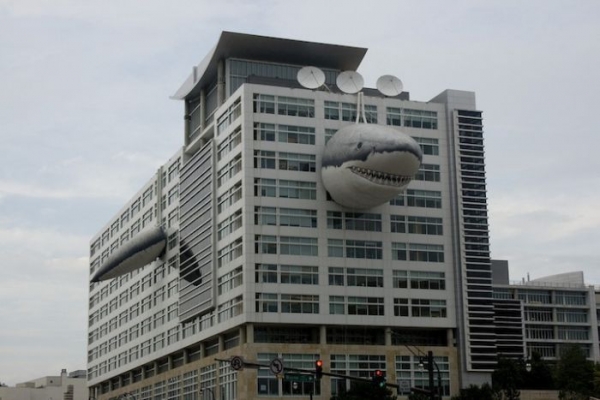 Здание канала Discovery (6 фото)