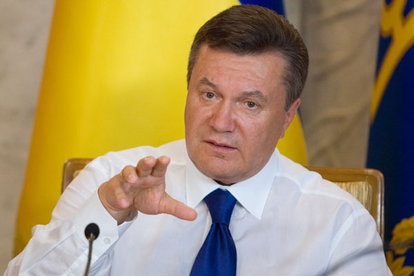 Янукович пообещал сократить 90% разрешений и лицензий