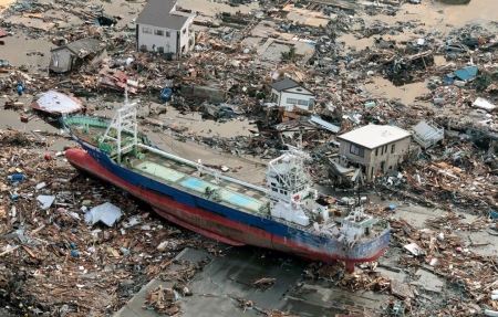 Япония: землетрясение, цунами, разруха... (11-03-2011)