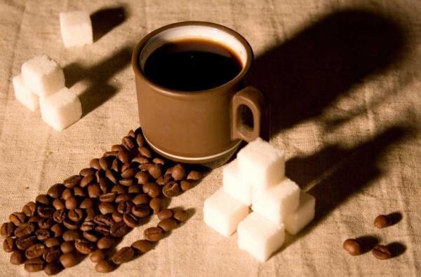  По мнению ученых, кофе нужно пить с сахаром
