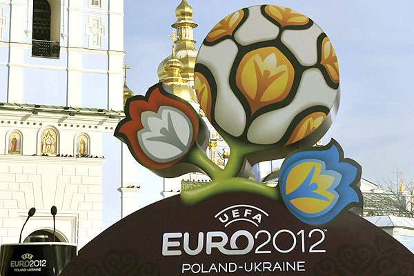 Прощавай, Євро-2012: чемпіонат розвінчав міфи та об'єднав українців