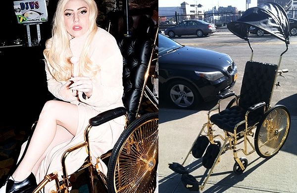  Lady Gaga после операции передвигается на золотой инвалидной коляске