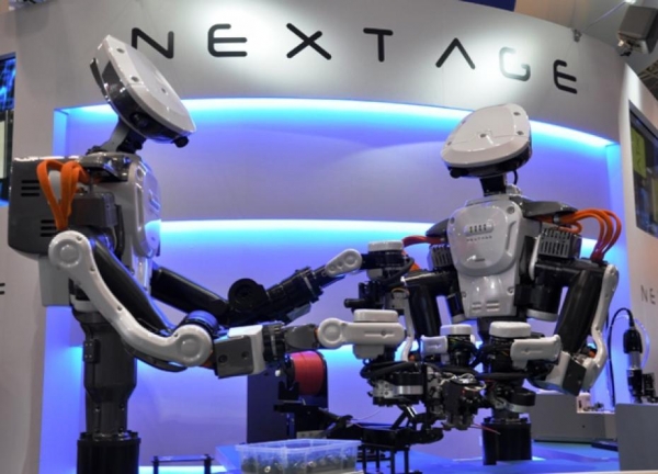 На японских заводах работают роботы-андроиды (видео)